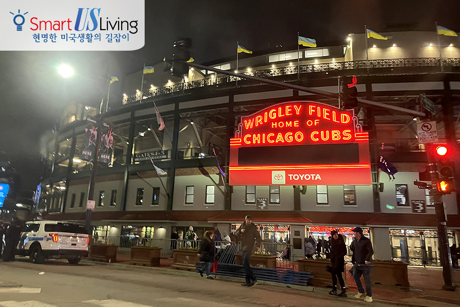 Chicago Cubs Wrigley Field Night Time
